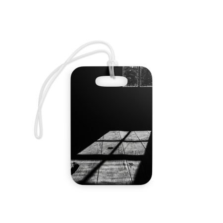 cabin window bag tag front view